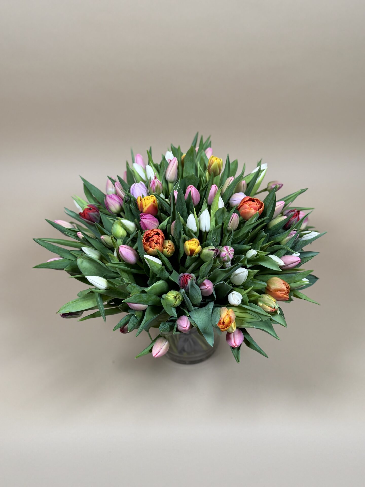 Création florale ronde livrée à Courchevel 1850