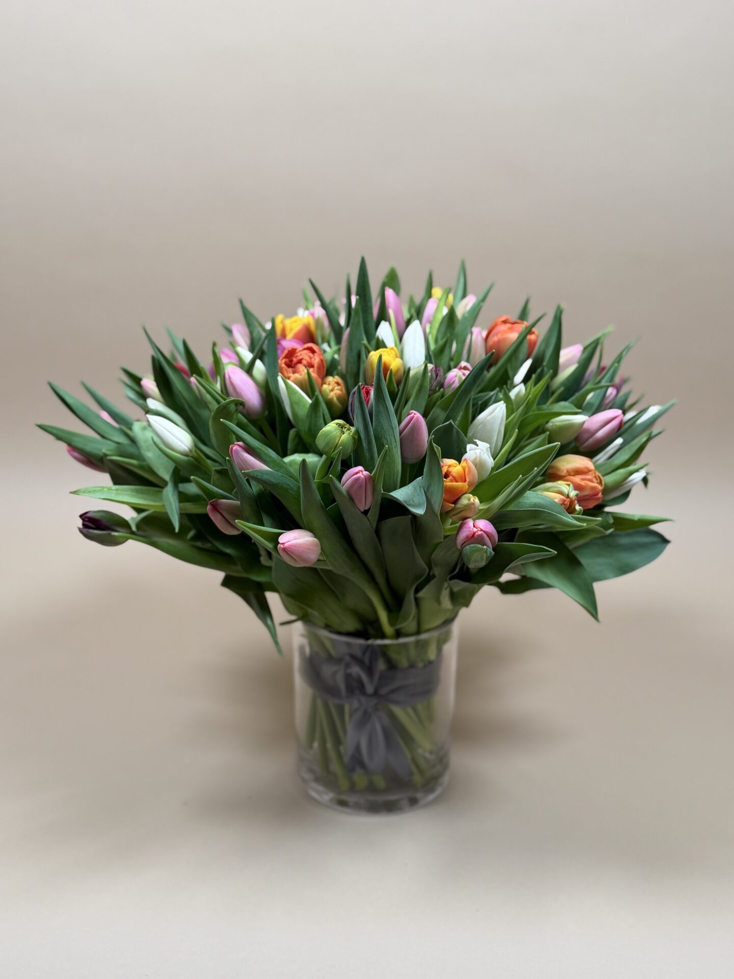 Bouquet rond Sophia livré à Courchevel par artisan fleuriste