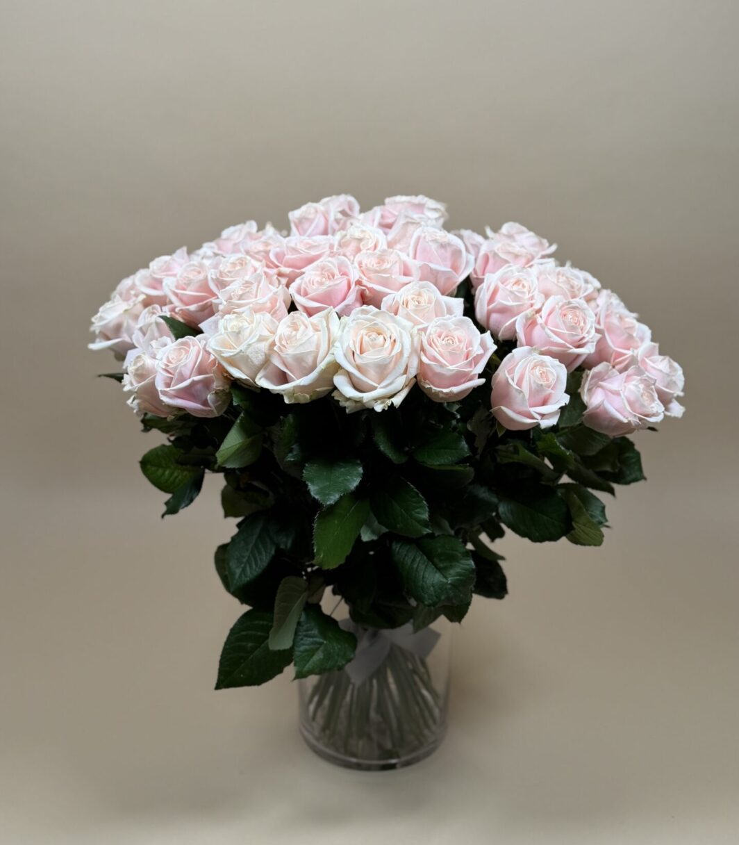 Bouquet de roses Rosy pour livraison de fleurs à Courchevel