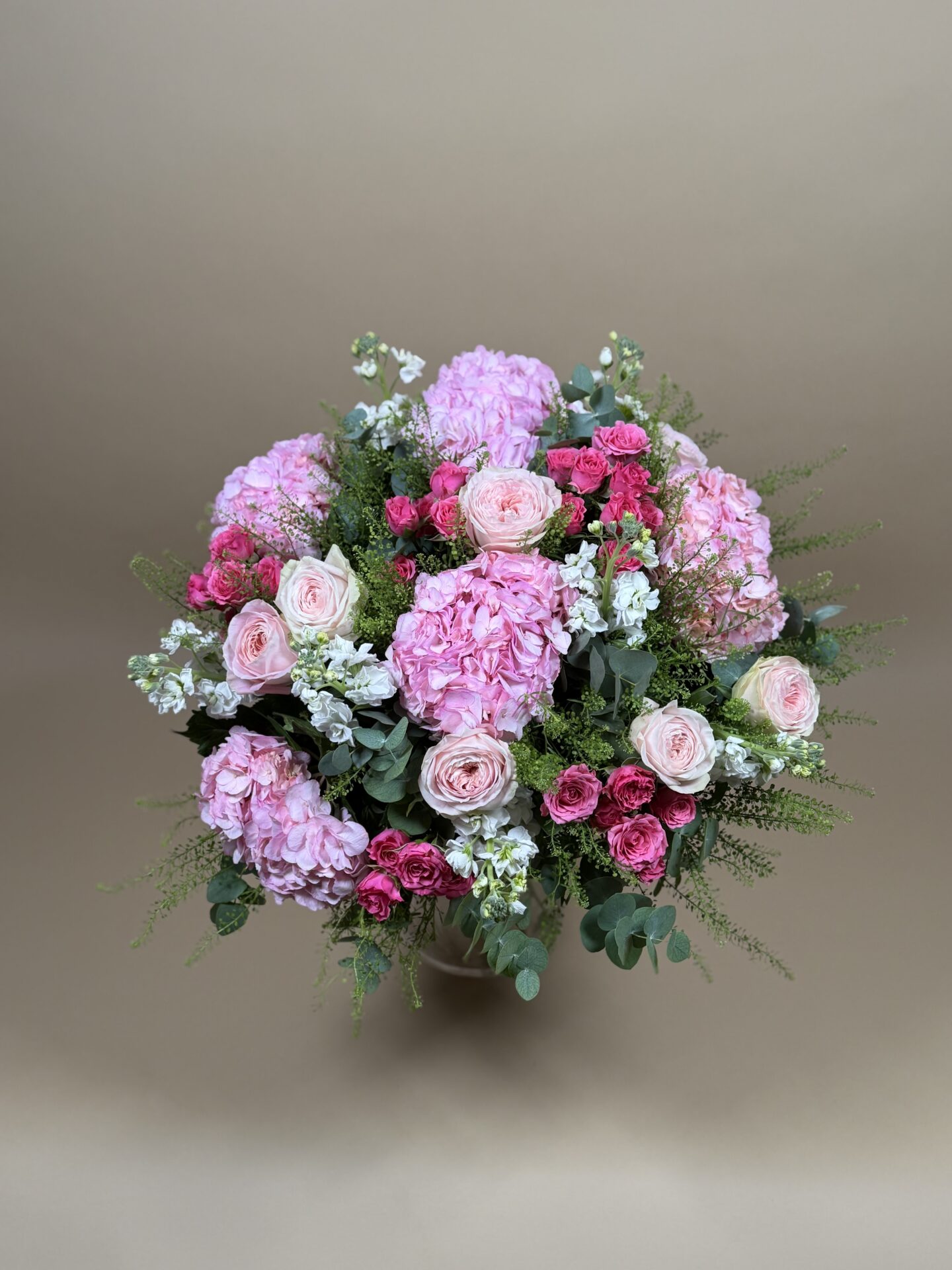 Bouquet de fleurs élancé livré à Courchevel 1850