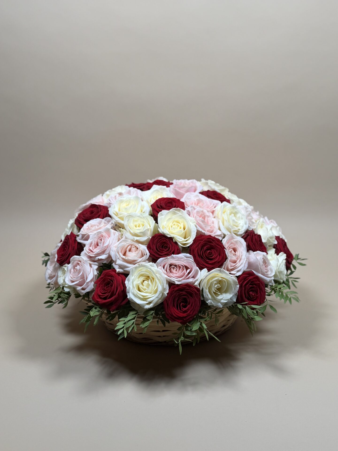 Composition florale Elisabeth livrée à Courchevel par artisan fleuriste