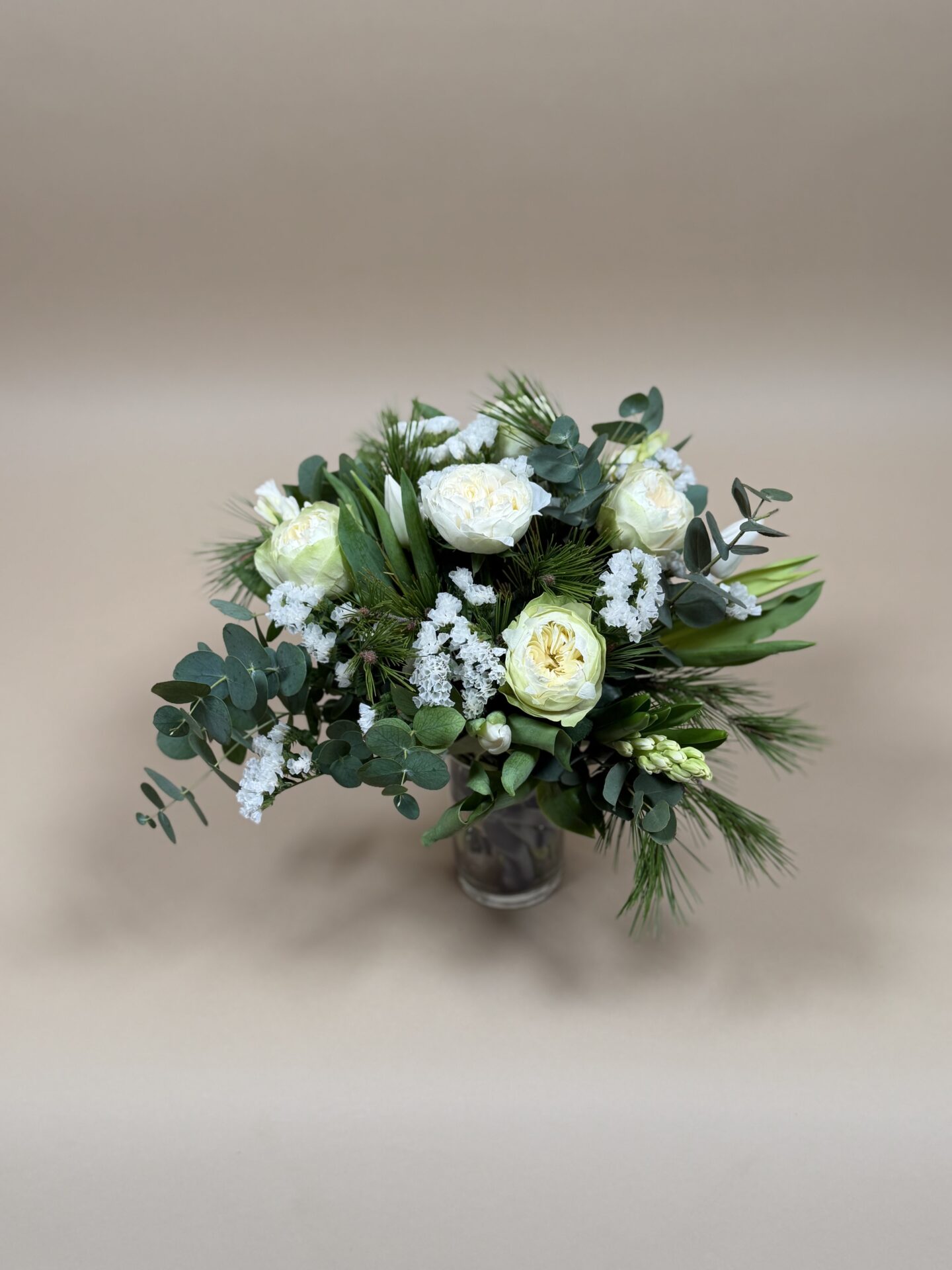 Bouquet floral rond délicat pour livraison à Courchevel