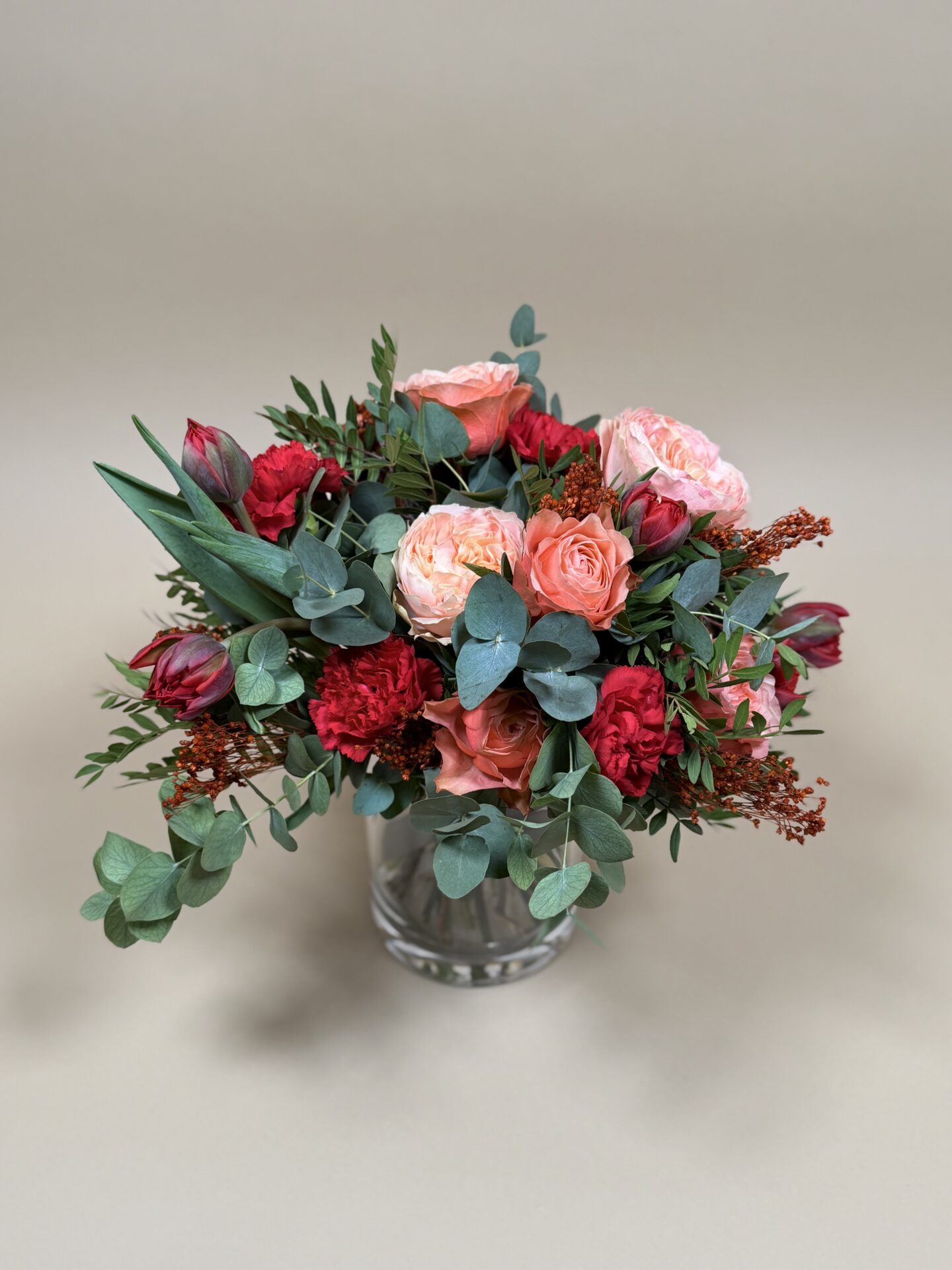 Composition florale ronde élégante pour livraison à Courchevel