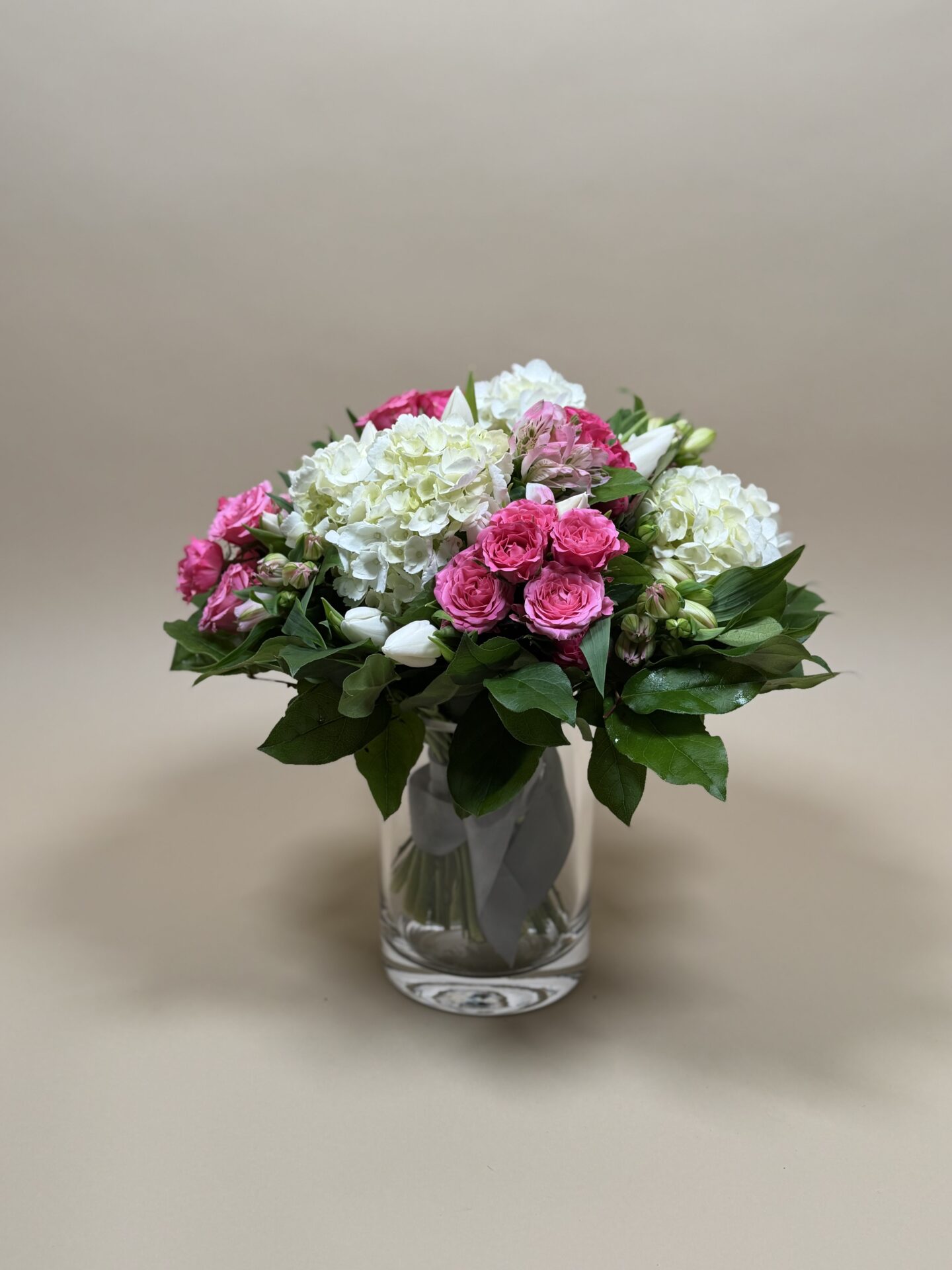 Bouquet rond Elena livré à Courchevel par un fleuriste local