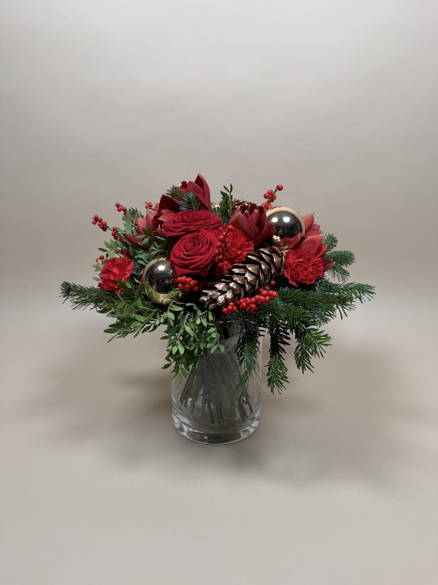 Bouquet rond Nicolas avec livraison de fleurs à Courchevel