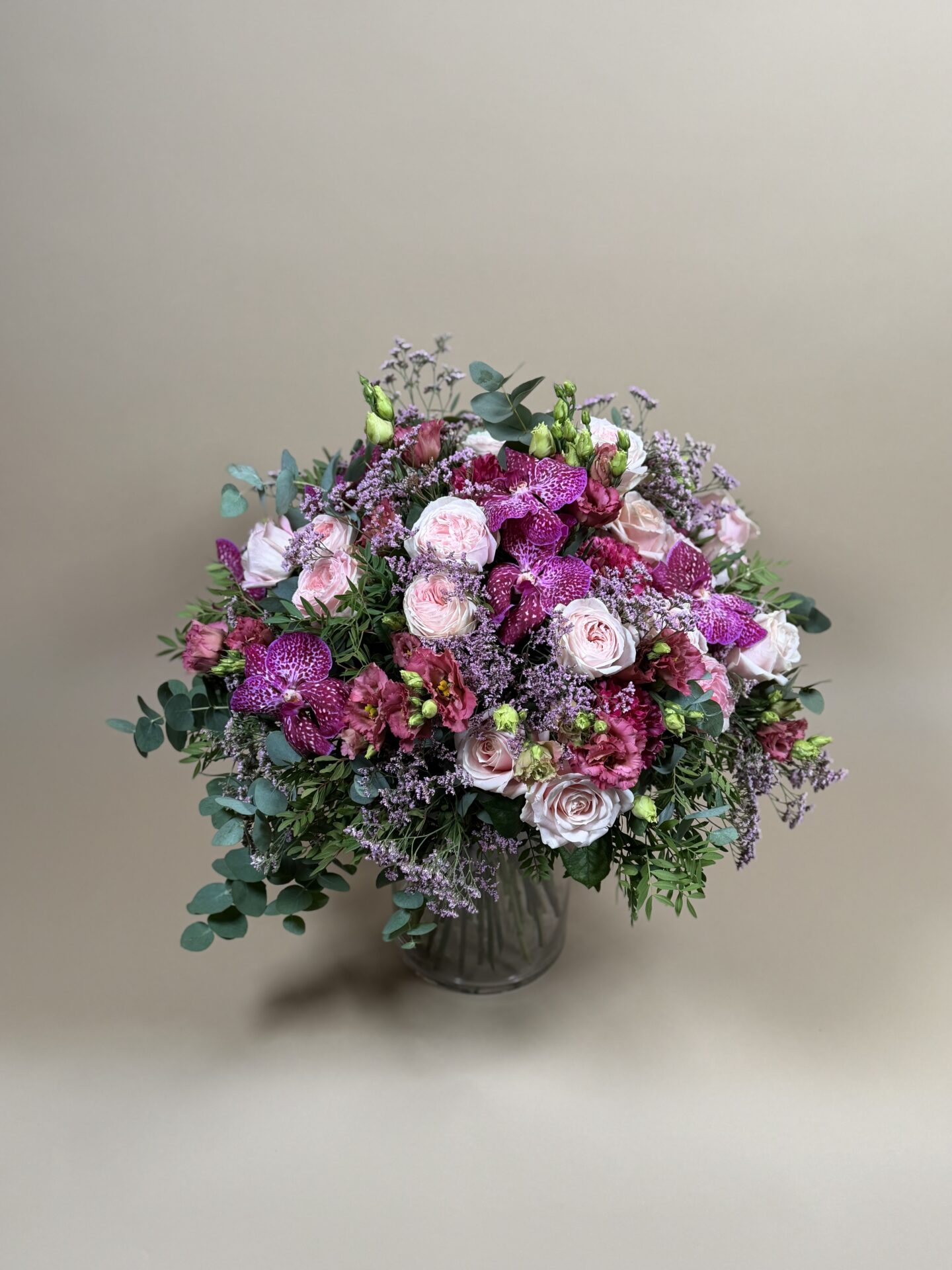 Bouquet de fleurs fraîches rondes à Courchevel station